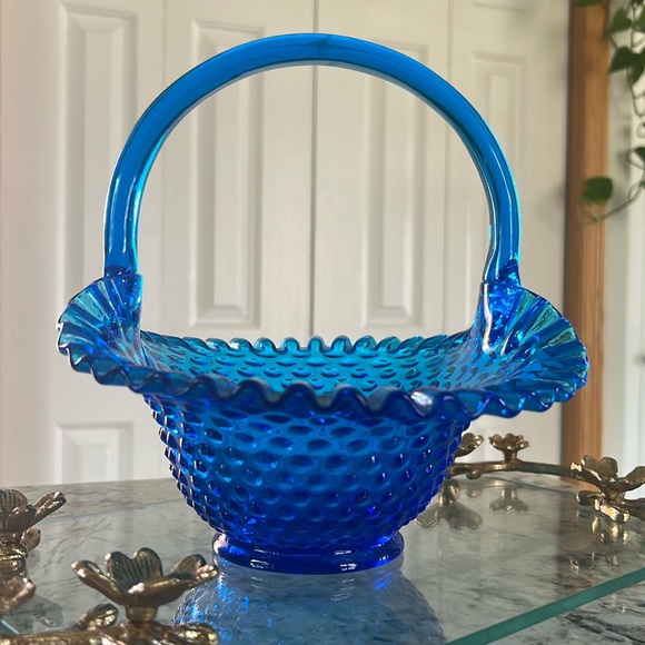 Vintage Fenton Ruffled Hobnail Basket Colonial Blue - Picture 4 of 9